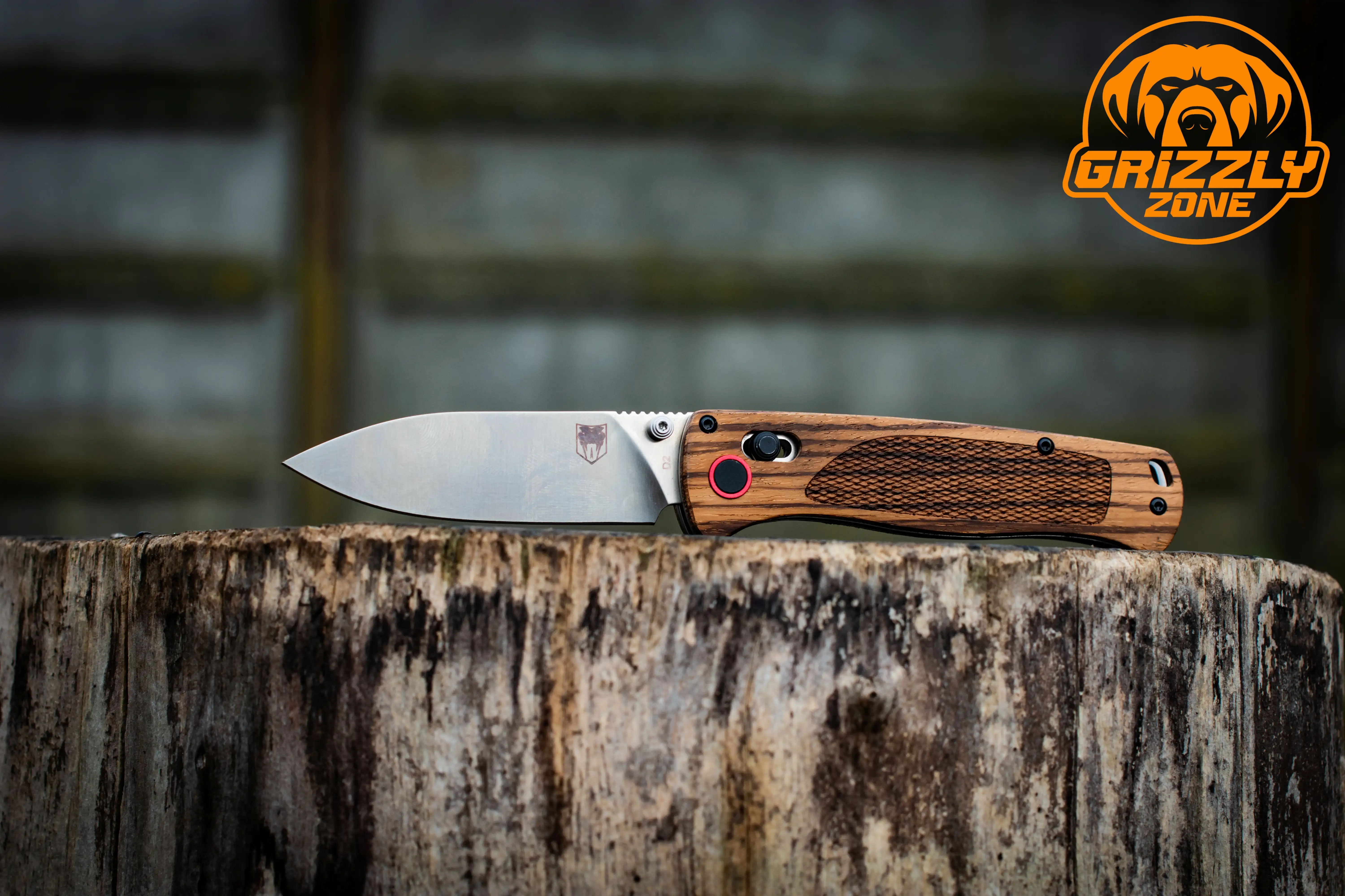 Veszélyesen gyönyörű: Ez a kés a természet erejét rejti az alumínium alatt! CobraTec Zebrawood